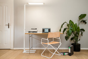 Floor Lum White Homeoffice