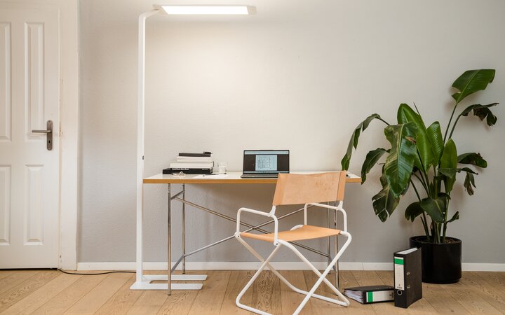 Floor Lum White Homeoffice