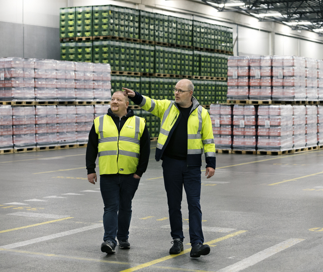 Michael Hansson from Kvalitek (left) and Jesper Larsen from Carlsberg (right)