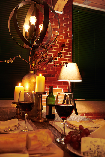 Atmospheric dining room lighting